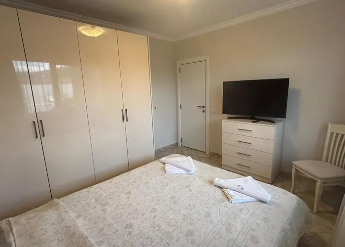 2-bedroom In Florence Boutique Апартаменты Свети-Влас